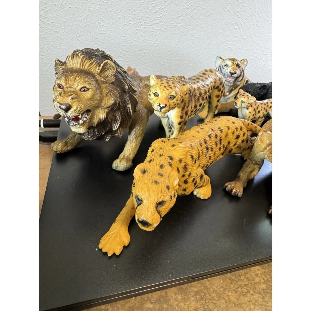Toy Animals Rubber Lions Tigers And Panther